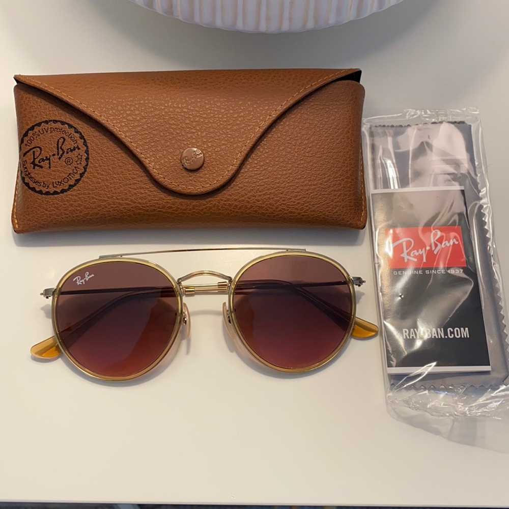 Ray-Ban Iconic Round Aviator Sunglasses in Gold